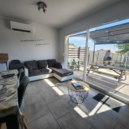 En Ardeche, L'odyssee Climatise Avec Sa Piscine Privee Et Chauffee Joyeuse